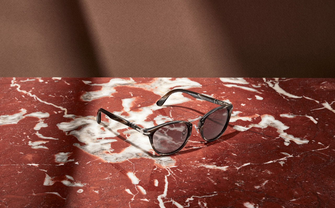 Persol 7b